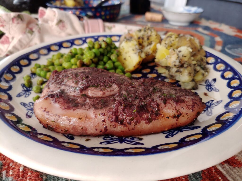MISC] Is this boneless pork chop cooked? Either I don't know how